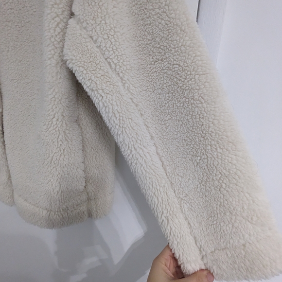 Uniqlo Cream Teddy Jacket - Picture 3 of 10